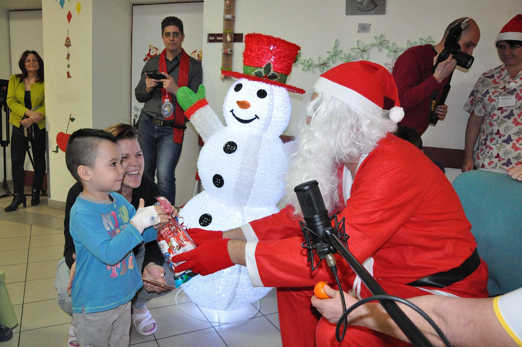 A kórház Gyermekosztályán is járt szerdán a Mikulás